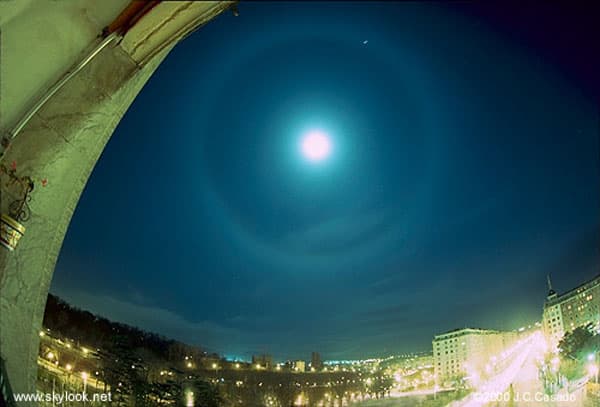 APOD: A Halo Around the Moon - May 15, 2000