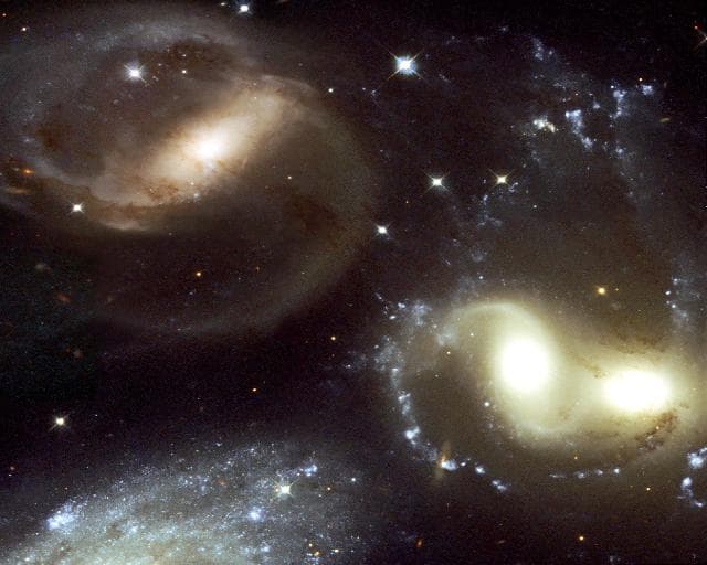 APOD: Disorder in Stephan's Quintet - November 13, 2000