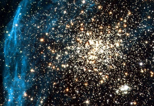 APOD: NGC 1850: Not Found in the Milky Way - July 12, 2001