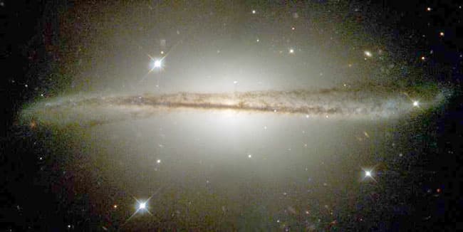 APOD: Warped Spiral Galaxy ESO 510-13 - August 3, 2001
