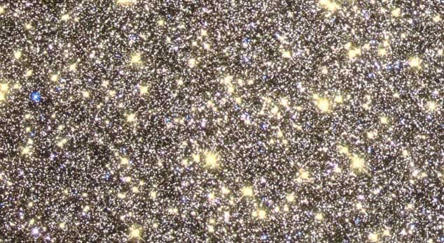 APOD: The Center of Globular Cluster Omega Centauri - October 10, 2001
