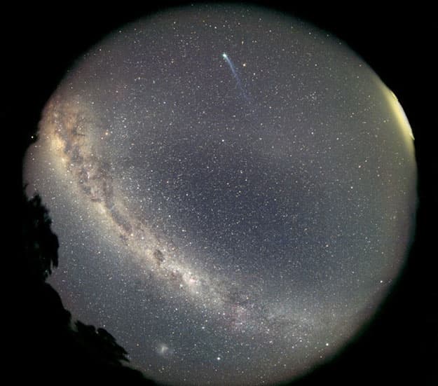 APOD: A Southern Sky View - March 10, 2002