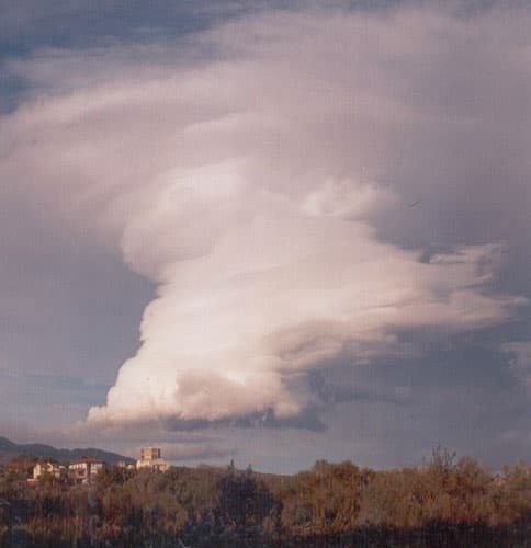 APOD: Anvil Cloud Over Sicily - February 18, 2004