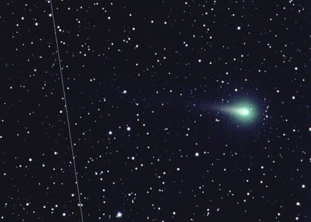 APOD: Announcing Comet C/2002 T7 (LINEAR) - February 9, 2004
