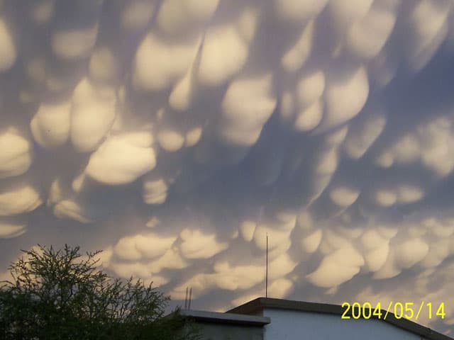 APOD: Mammatus Clouds Over Mexico - June 7, 2004