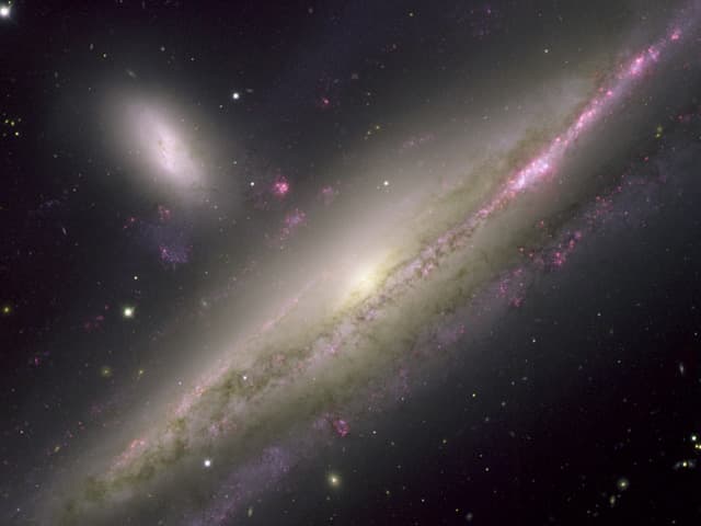 APOD: NGC 1531/2: Interacting Galaxies - March 1, 2005