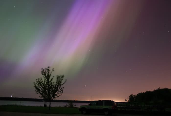 APOD: Aurora Iowa - May 20, 2005