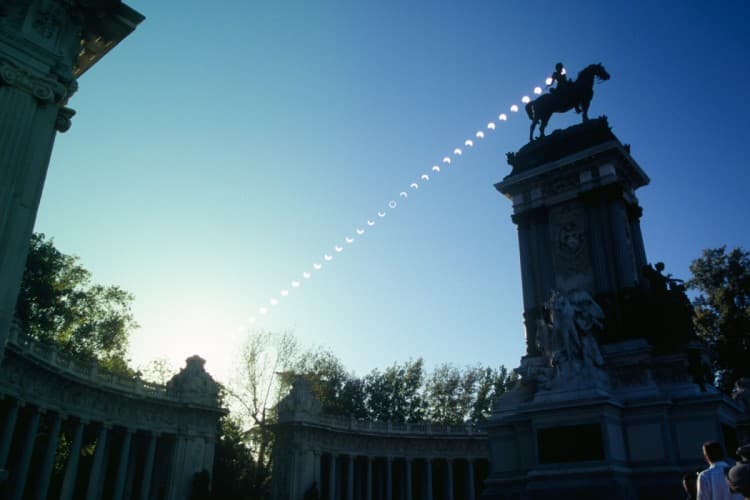 APOD: Eclipse Madrid - October 7, 2005