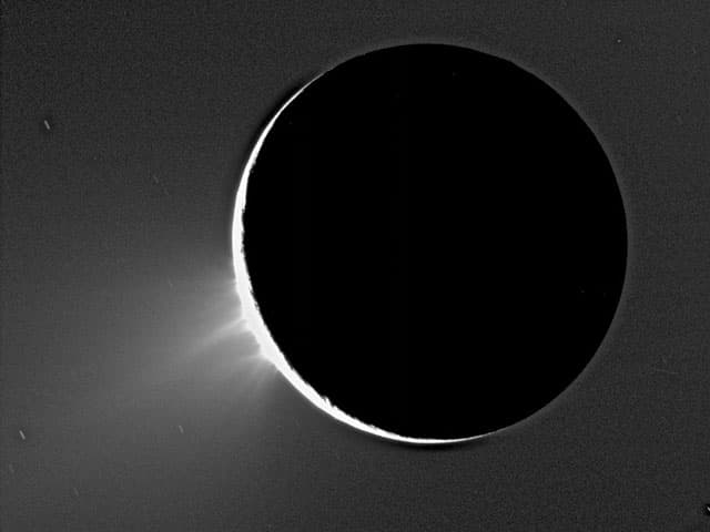 APOD: Fountains Discovered on Saturn's Enceladus - December 5, 2005