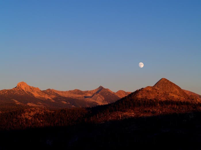 APOD: Autumn Moon Encore - December 15, 2005