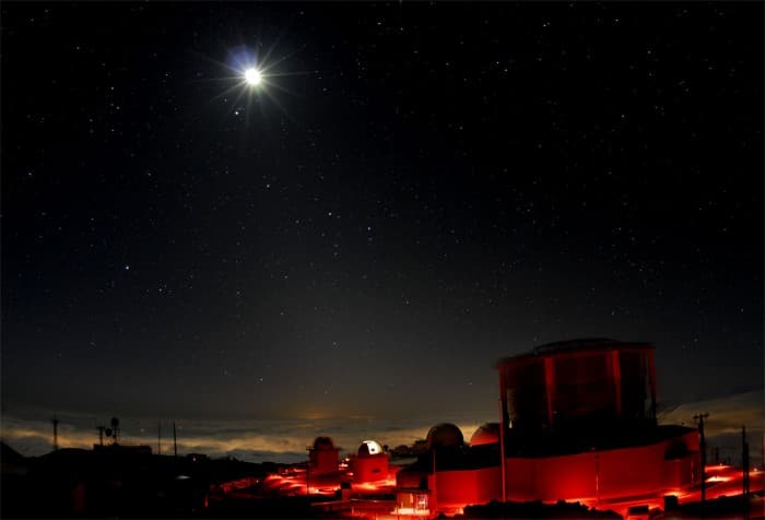 APOD: Moon Over Haleakala - June 10, 2006