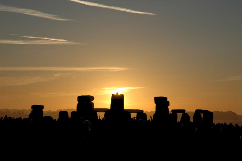 APOD: Sunrise Solstice at Stonehenge - June 21, 2006