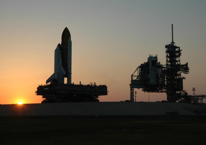 APOD: Discovery in Motion - July 8, 2006