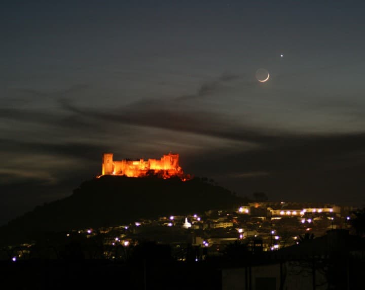 APOD: Castle and Sky - January 27, 2007