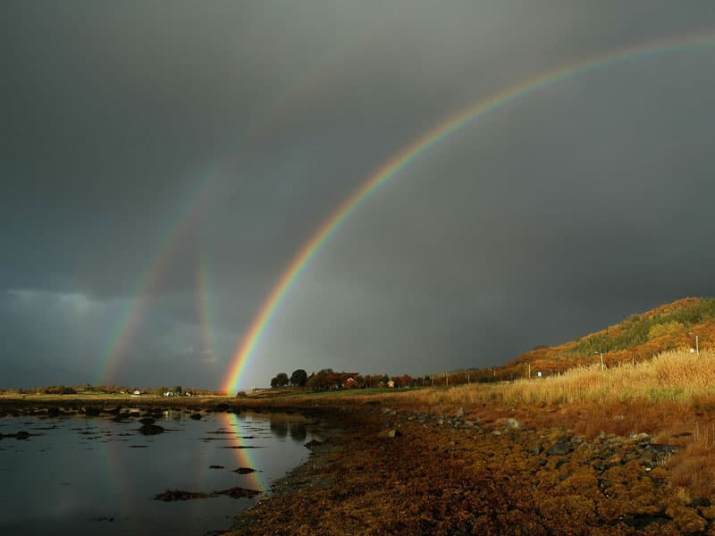 APOD: Six Rainbows Across Norway - September 12, 2007