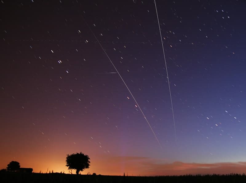 APOD: Chasing the ISS - June 4, 2008