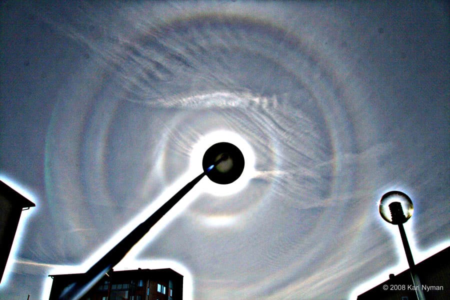 APOD: Pyramid Ice Crystal Halos Over Finland - June 18, 2008