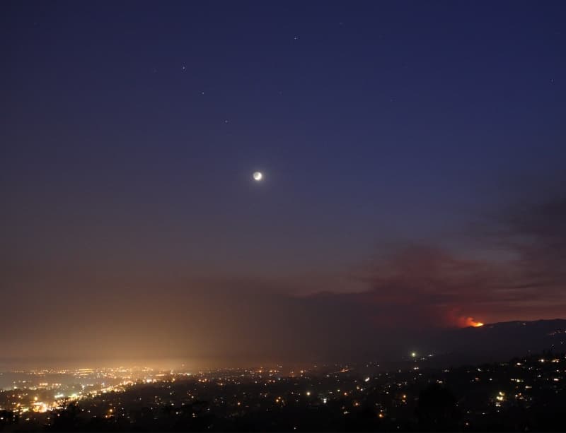 APOD: Planets and Fire by Moonlight - July 9, 2008