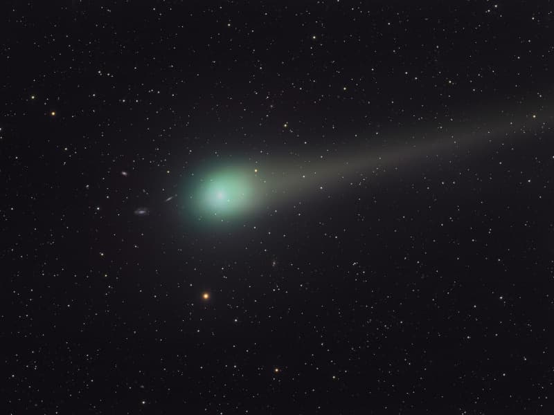 NASA APOD March 7, 2009: Comet Lulin and Distant Galaxies