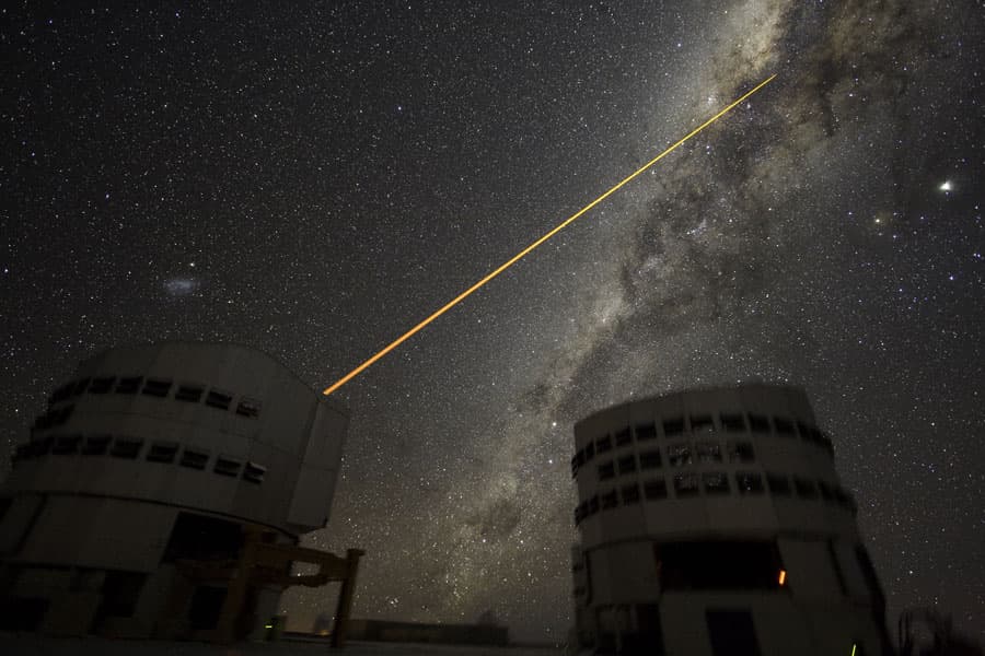 APOD: A Laser Strike at the Galactic Center - August 16, 2009