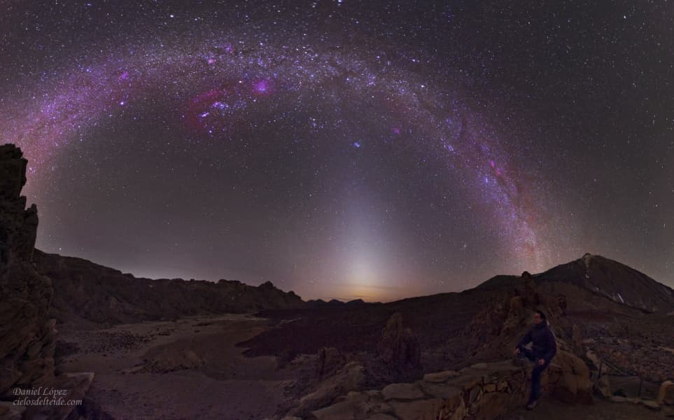APOD: Zodiacal Light Vs. Milky Way - March 20, 2010
