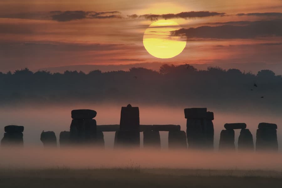 APOD: Sunrise Solstice at Stonehenge - June 21, 2010