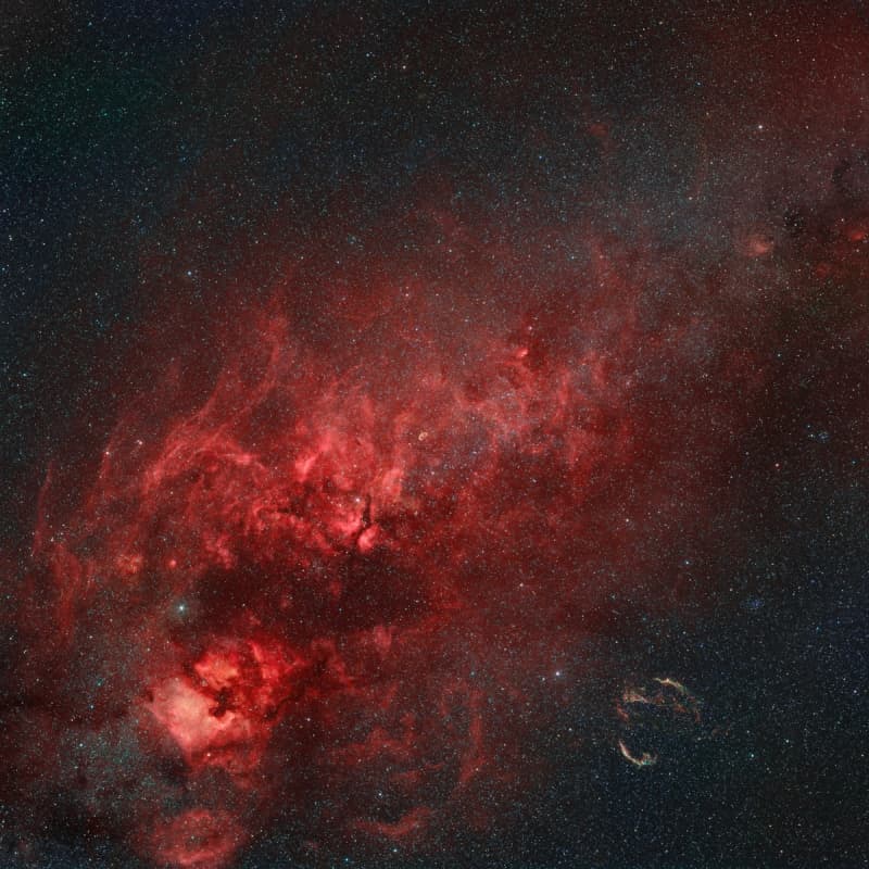 APOD: Nebulae in the Northern Cross - November 19, 2010