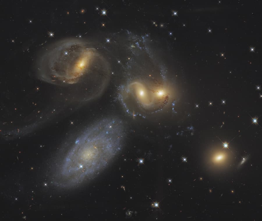 APOD: Stephan's Quintet - November 20, 2010