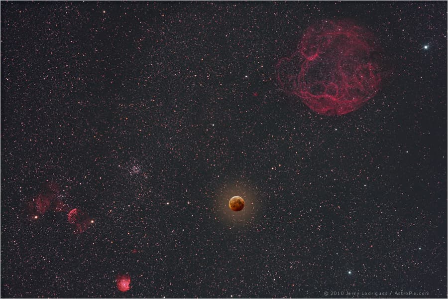 NASA APOD December 20, 2010: A Lunar Eclipse on Solstice Day