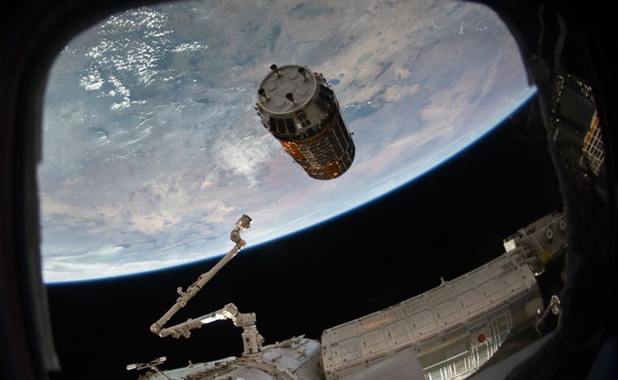 APOD: Japan's Kounotori2 Supply Ship Approaches the Space Station - January 31, 2011