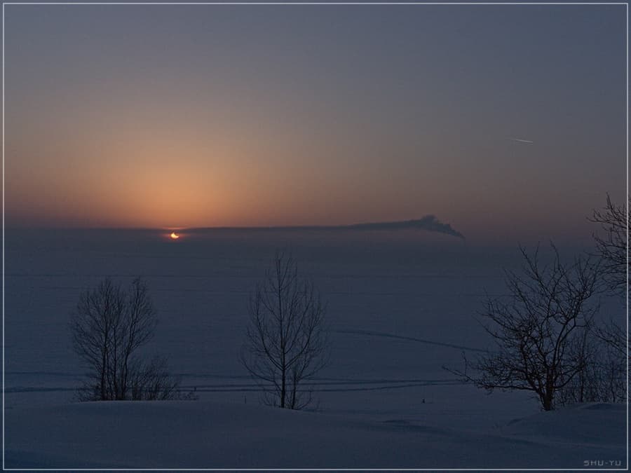 APOD: Sunset, Moonset - January 7, 2011