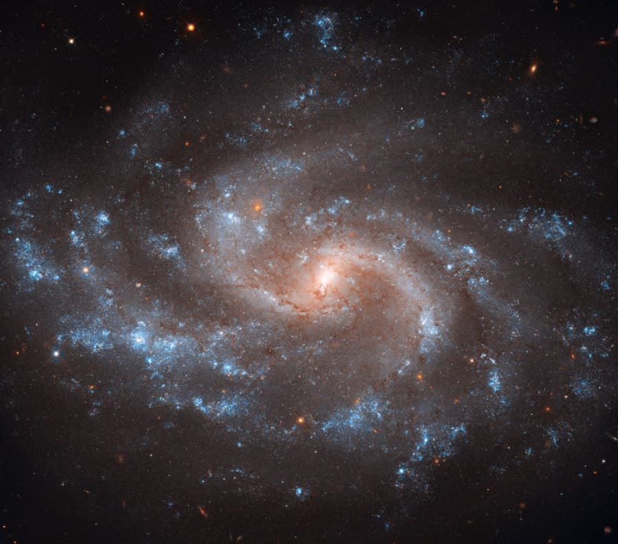 APOD: NGC 5584: Expanding the Universe - March 30, 2011