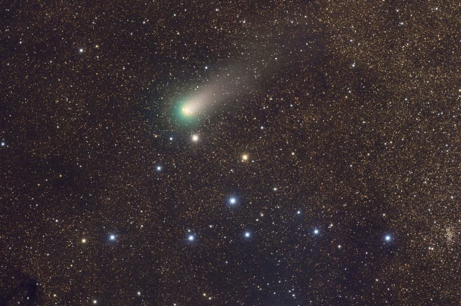 APOD: Comet Garradd and the Coat Hanger - September 9, 2011