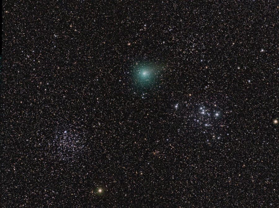 APOD: The Comet Hartley 2 Cruise - October 7, 2011