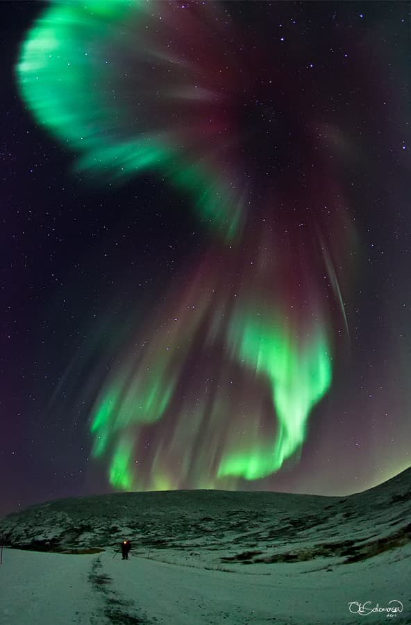 APOD: A Memorable Aurora Over Norway - December 5, 2011