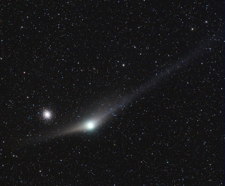 APOD: Comet Garradd and M92 - February 4, 2012