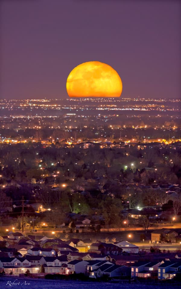 APOD: Full Moonrise - May 5, 2012