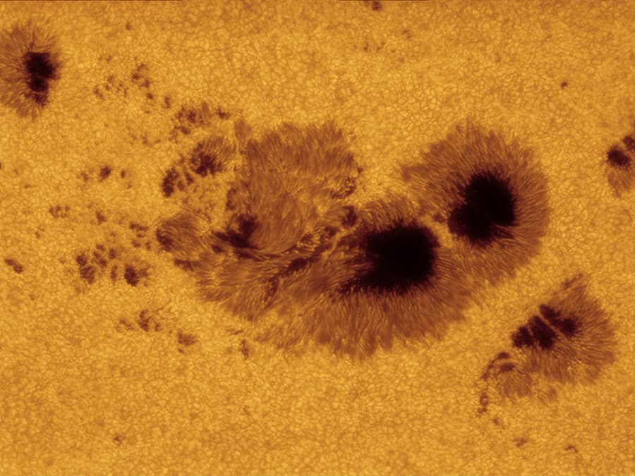 APOD: AR1520: Islands in the Photosphere - July 14, 2012