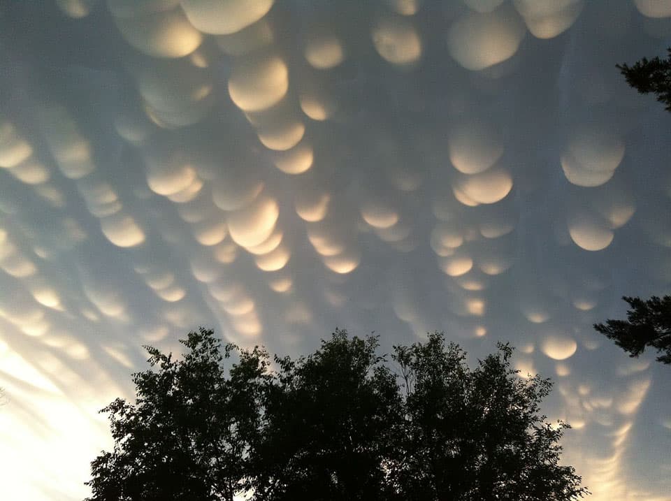 APOD: Mammatus Clouds Over Saskatchewan - October 23, 2012