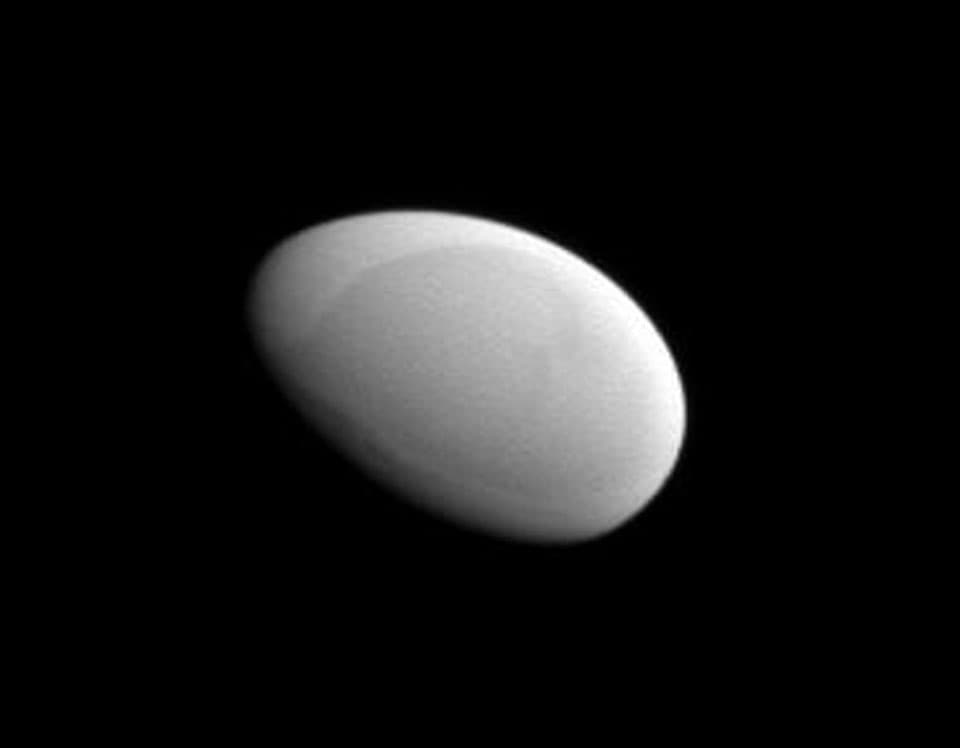APOD: Methone: Smooth Egg Moon of Saturn - November 6, 2012