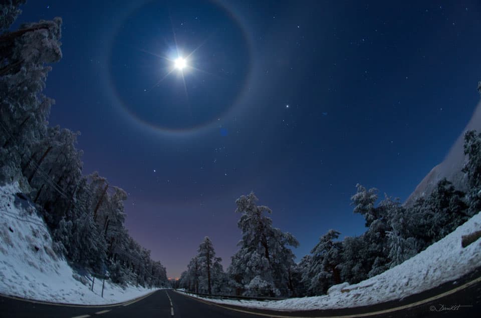 APOD: A Quadruple Lunar Halo Over Spain - December 3, 2012