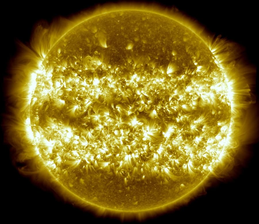 APOD: A Year on the Sun - April 26, 2013