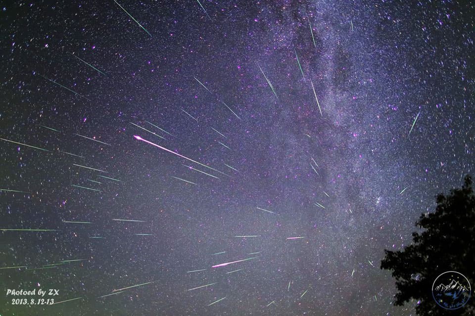 APOD: Perseid Meteors Over China - August 21, 2013