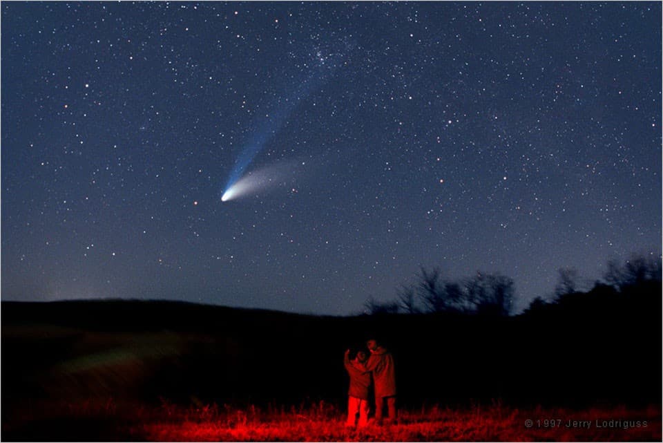 APOD: Hale-Bopp: The Great Comet of 1997 - October 13, 2013