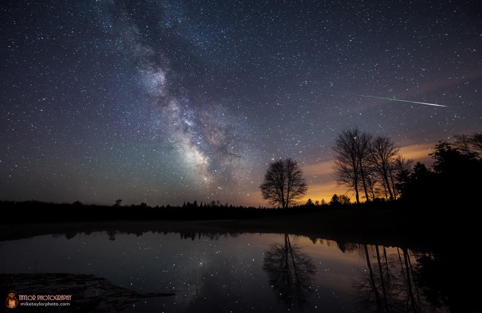 APOD: Halley Dust and Milky Way - May 9, 2014