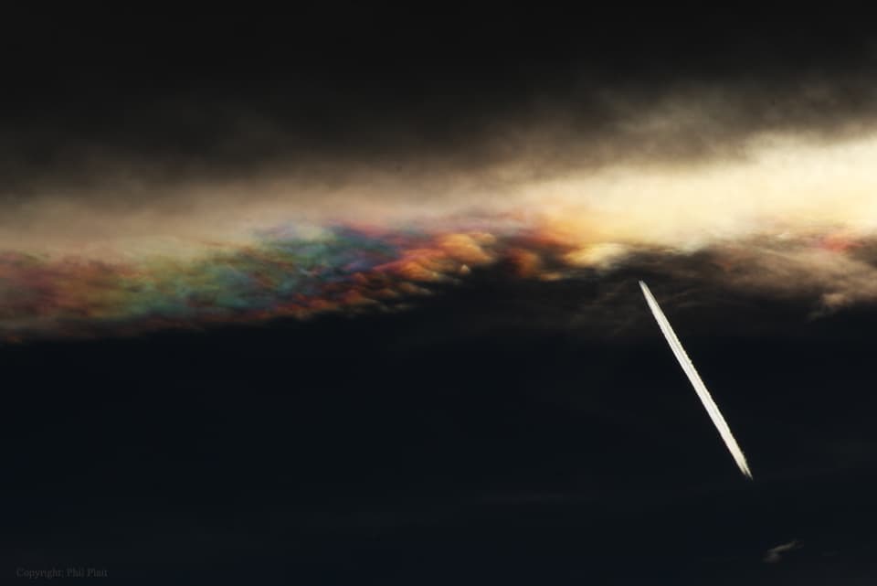 APOD: Iridescent Cloud Edge Over Colorado - October 29, 2014