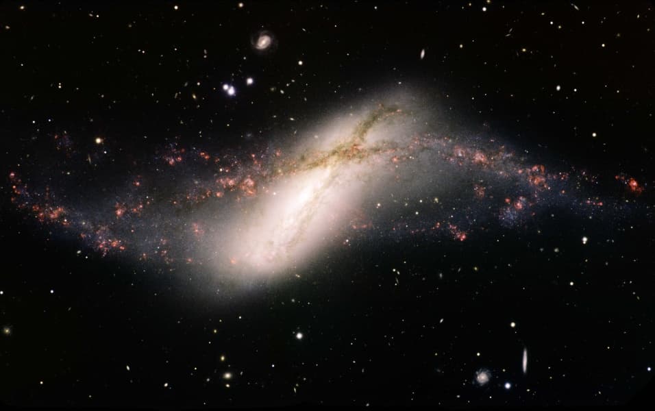 APOD: Polar Ring Galaxy NGC 660 - November 8, 2014