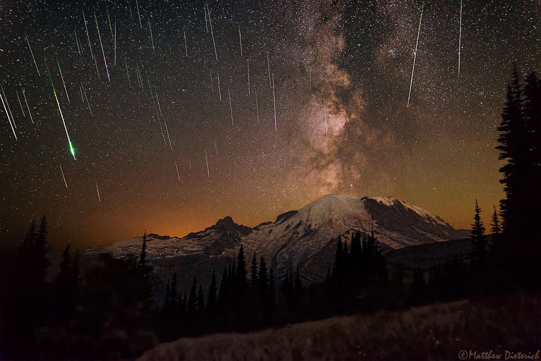 APOD: Meteors and Milky Way over Mount Rainier - August 25, 2015
