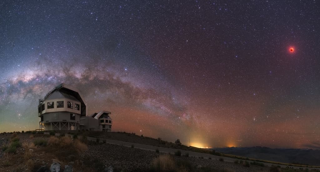 NASA APOD October 1, 2015: Eclipsed in Southern Skies