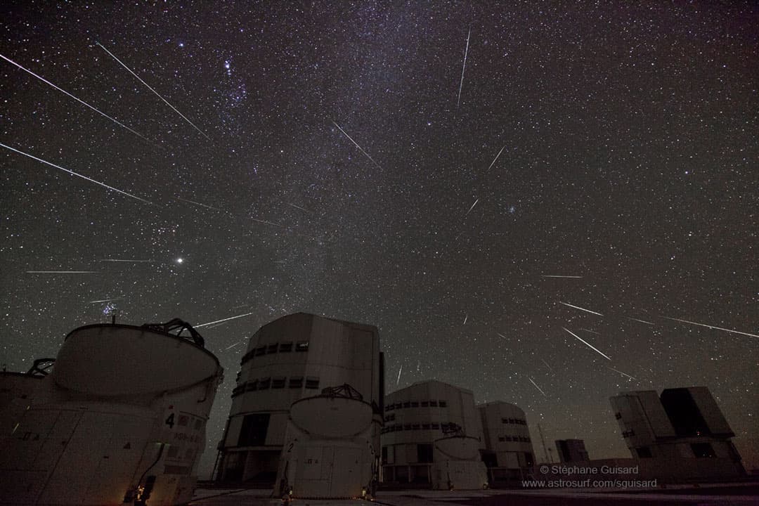 APOD: When Gemini Sends Stars to Paranal - December 13, 2015